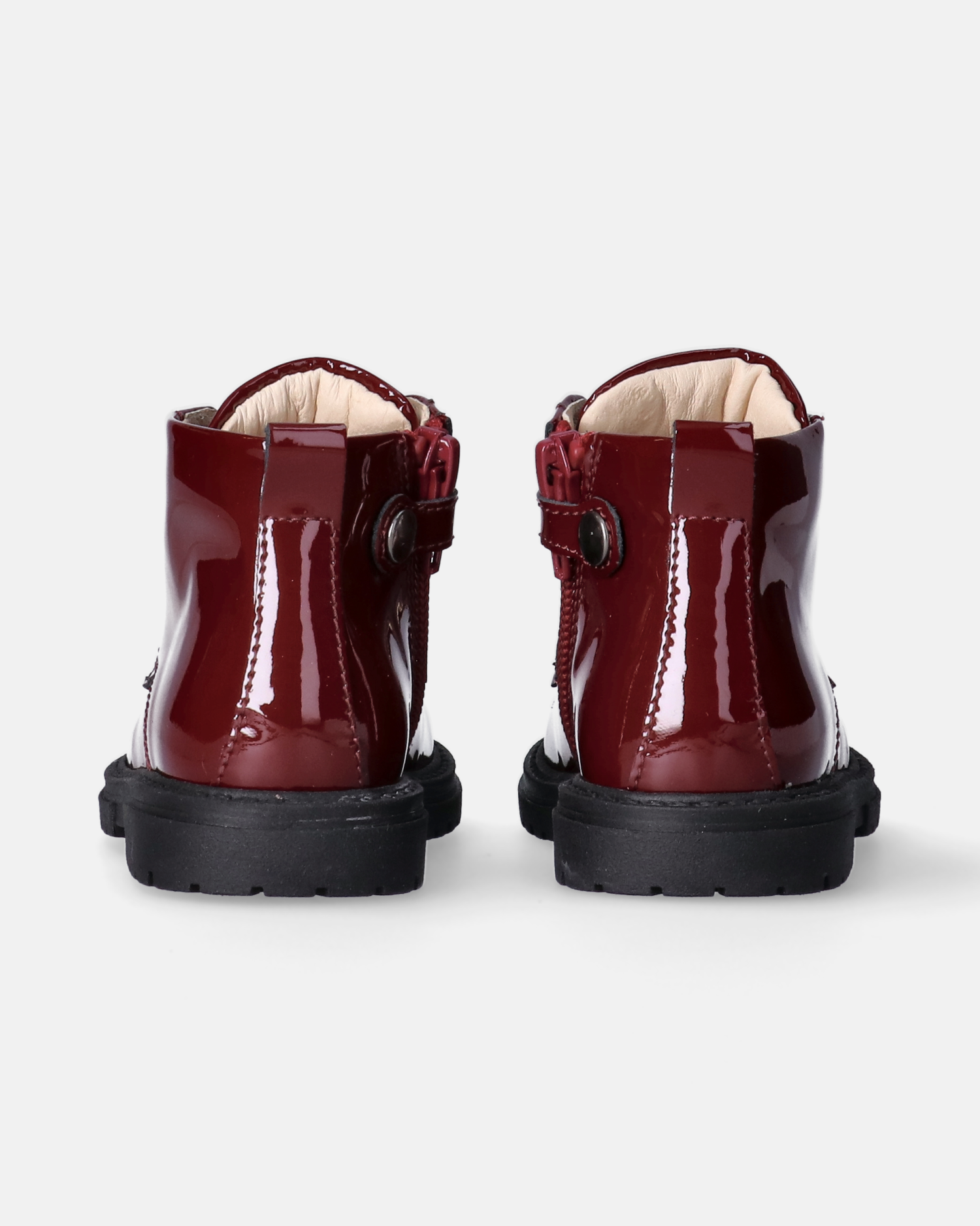 Stivaletti eleganti con simpatici charms in strass