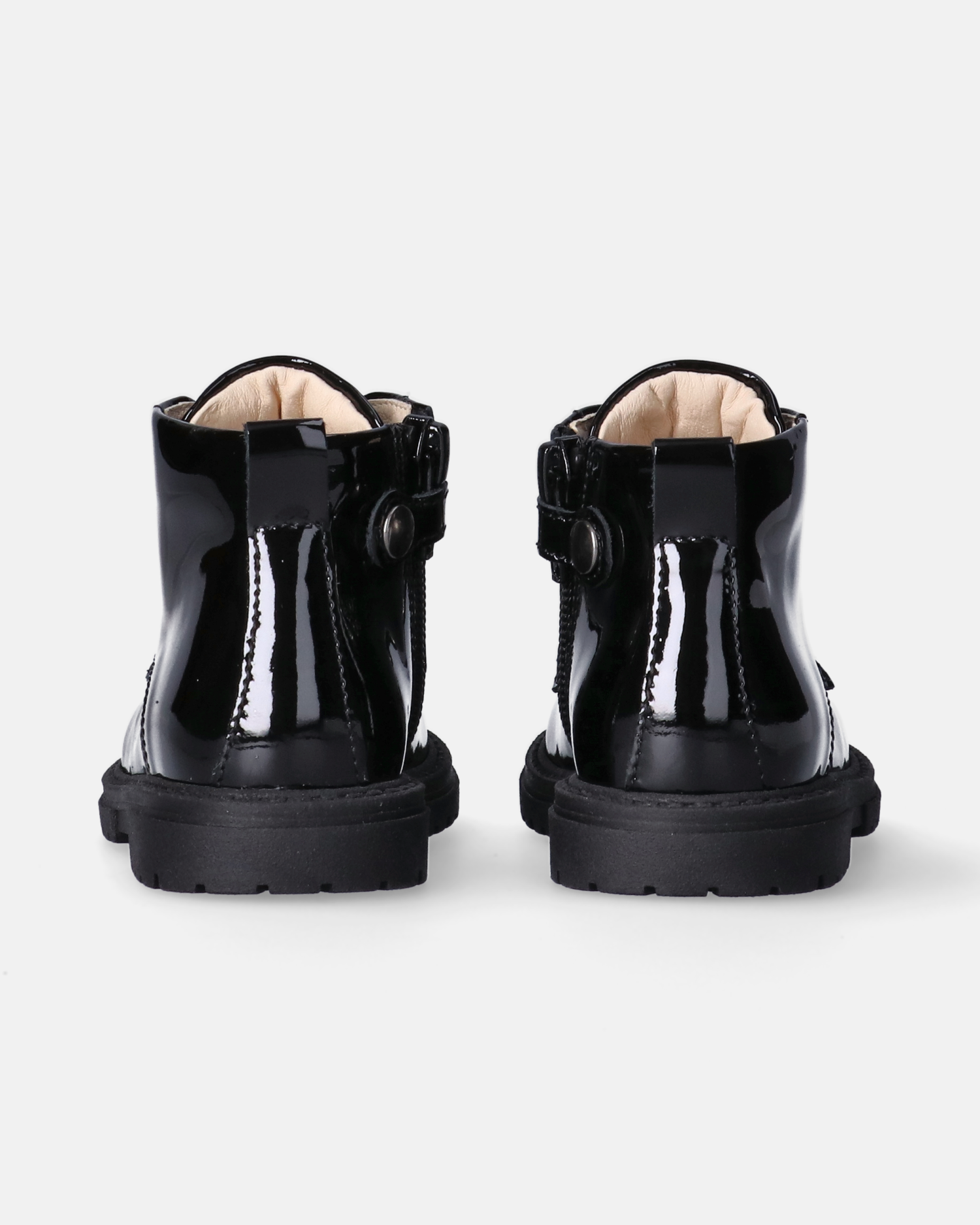 Stivaletti eleganti con simpatici charms in strass