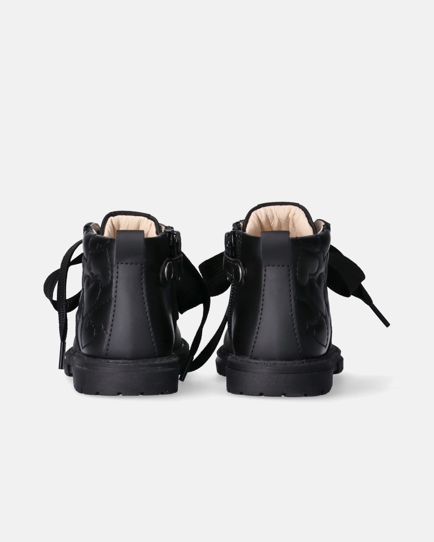 Stivaletti da bambina con cuoricini ricamati