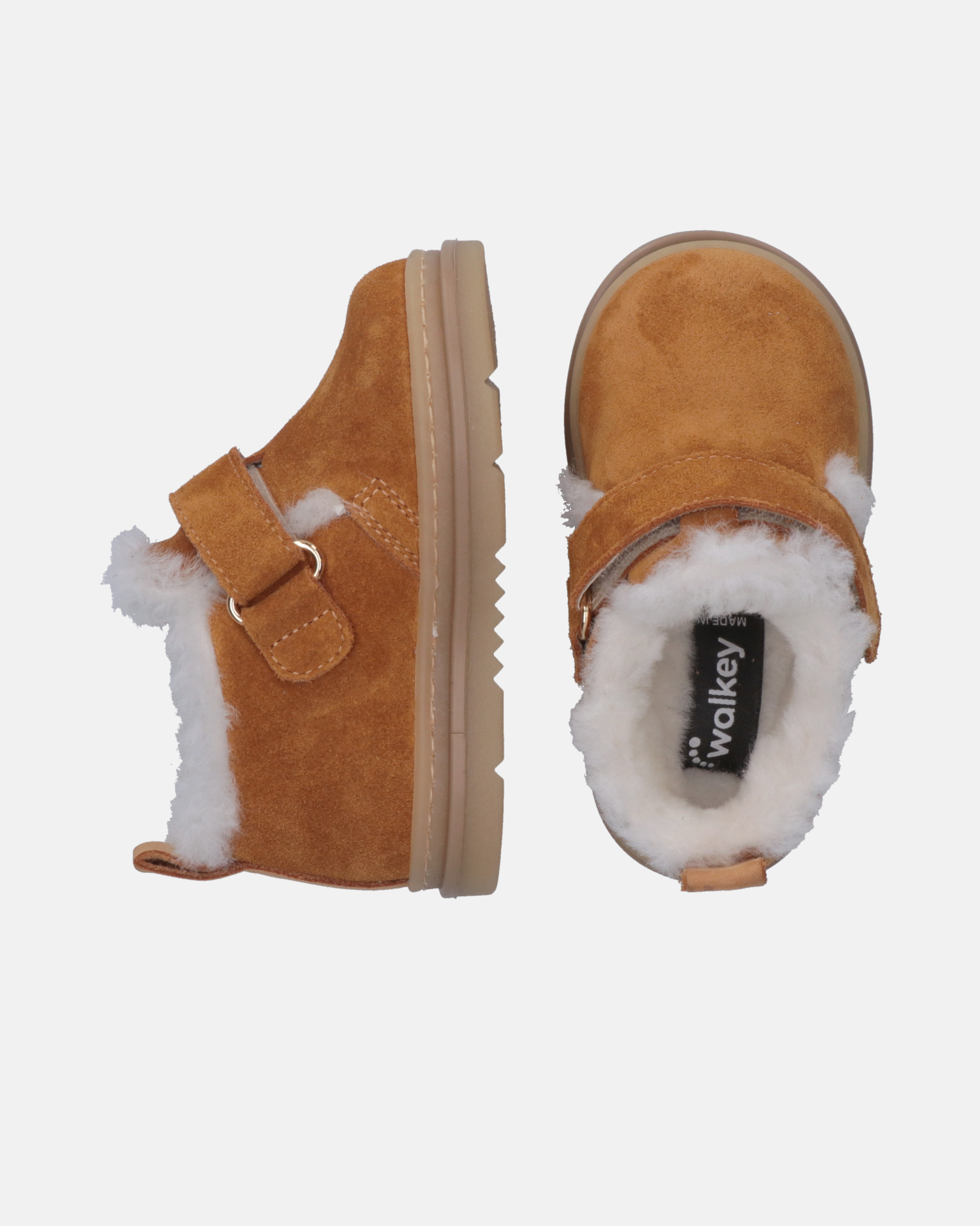 Warm ankle boots with velcro fastening