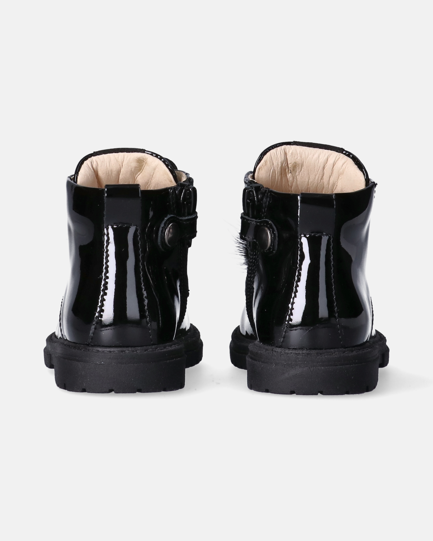 Stivaletti da bambina con accessori romantici